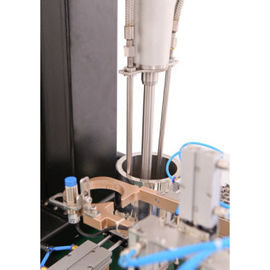 Робототехническая система испытания с смесителем для того чтобы достигнуть монитора рассеивание